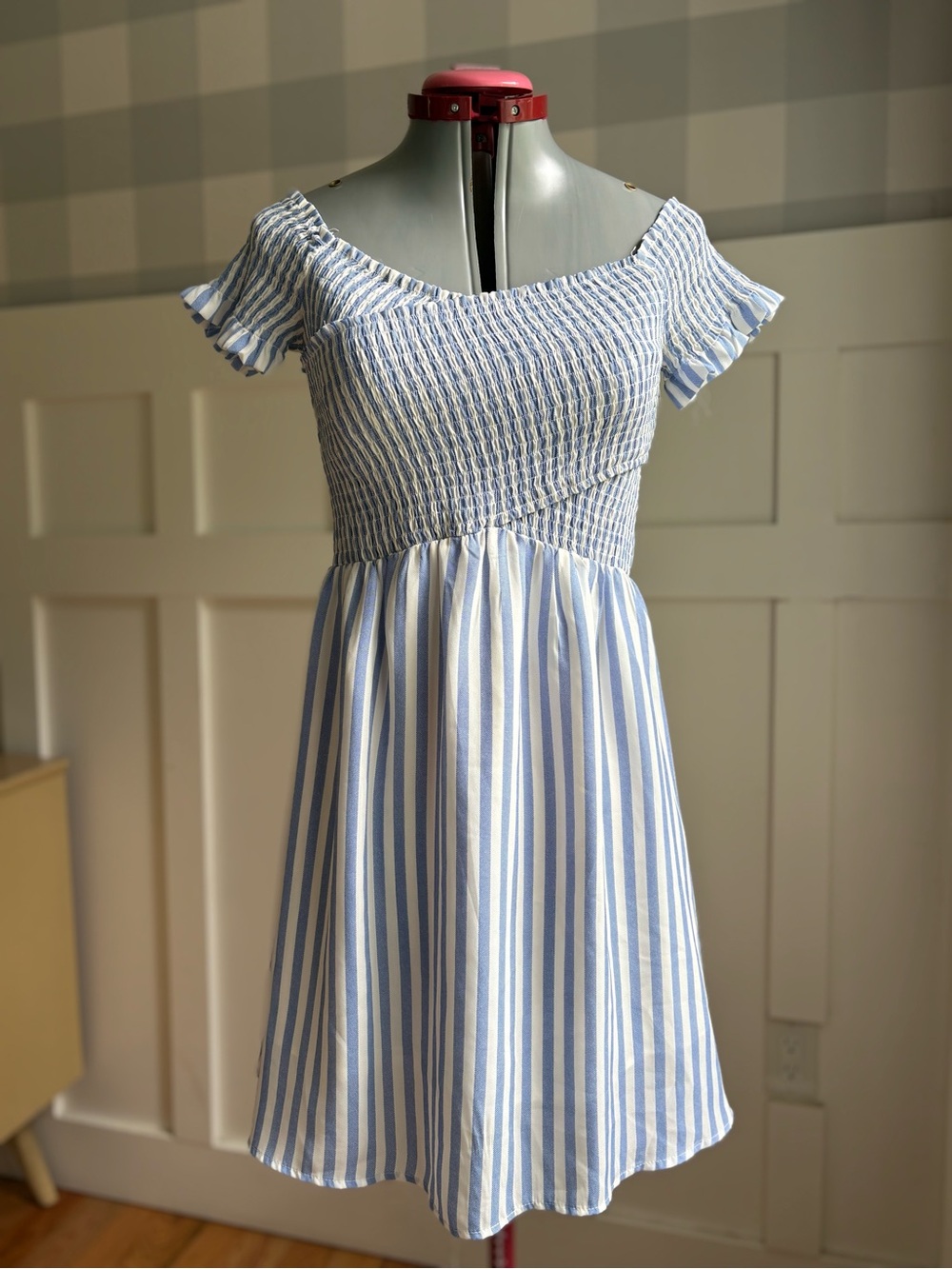Aakaa Cream Off-Shoulder Smocked Summer Dress Small - Picture 2 of 6